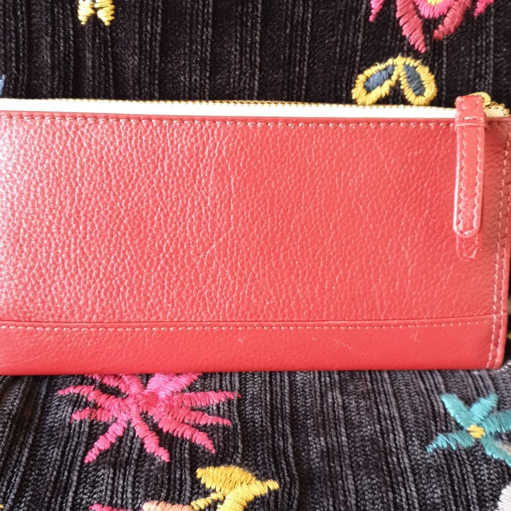 Tula (Radley) two tone Red and beige slim wallet - Picture 2 of 5